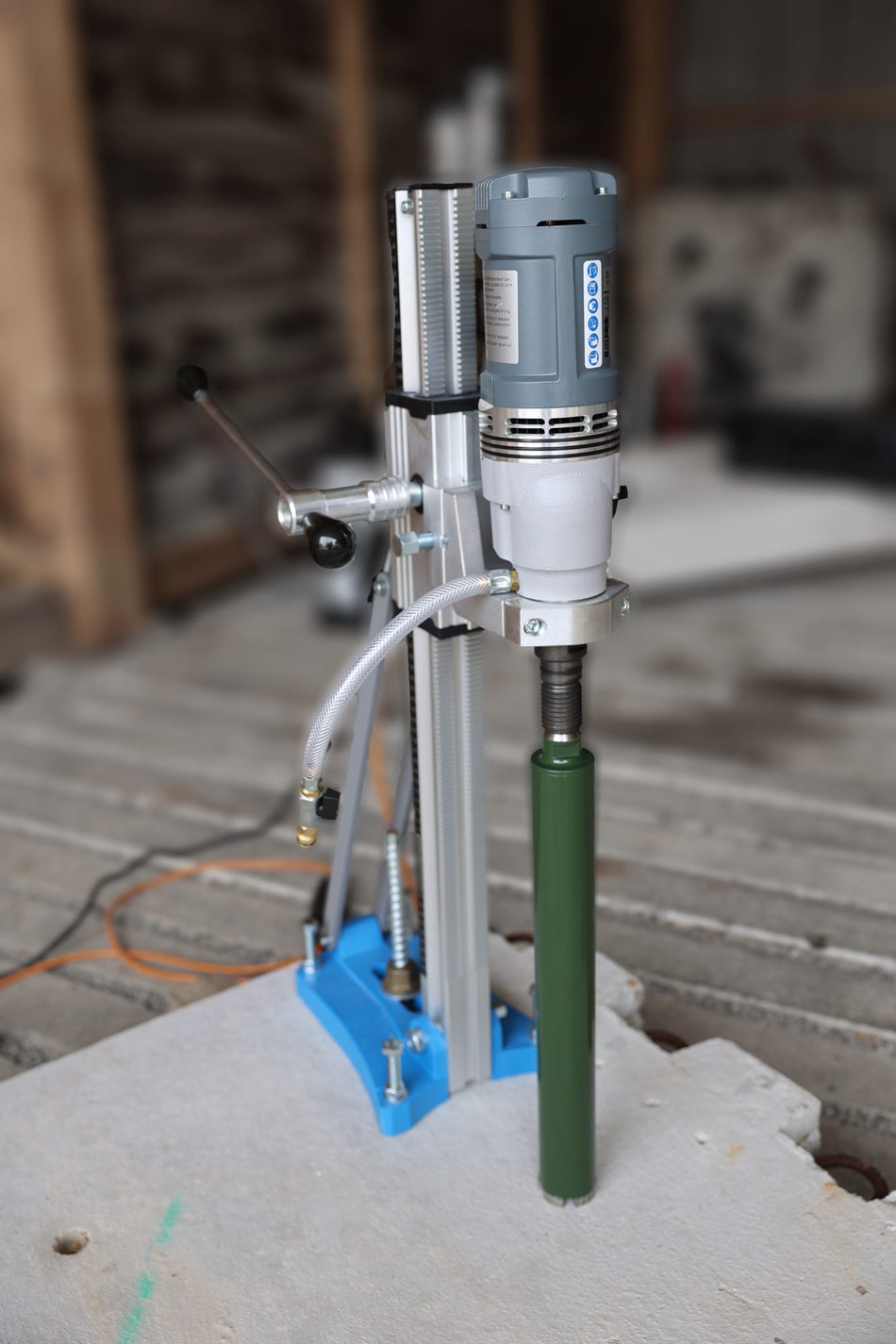 Dachdecker Kernbohrset – Diamant-Kernbohrmaschine DBM 200 + Bohrständer BS 200